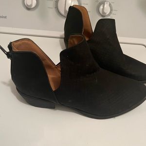 SALE Must bundle 💋 cute booties